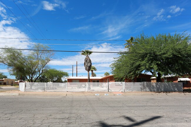 1609 N Belvedere Ave in Tucson, AZ - Building Photo - Building Photo