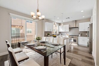 4394 Paxton Pl in Calabasas, CA - Building Photo - Building Photo