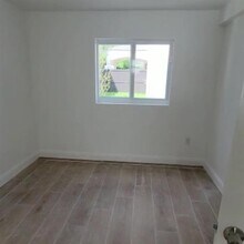 1744 SW 10th St in Miami, FL - Building Photo - Building Photo