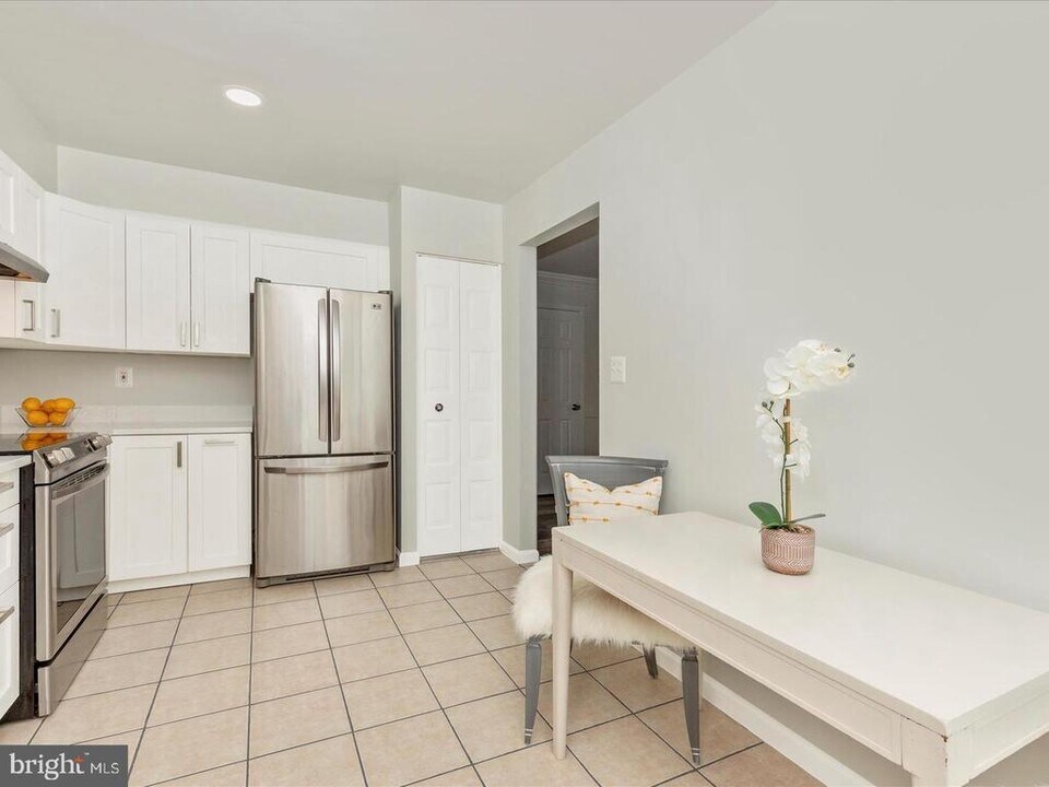 11349 Appledowre Way in Germantown, MD - Building Photo