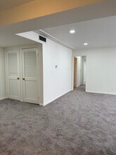 5050 Coldwater Canyon Ave, Unit 309 in Sherman Oaks, CA - Foto de edificio - Building Photo