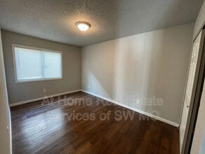 712 E Sunshine in Springfield, MO - Building Photo - Building Photo