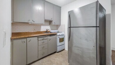 9221 35th Ave SW in Seattle, WA - Building Photo - Building Photo