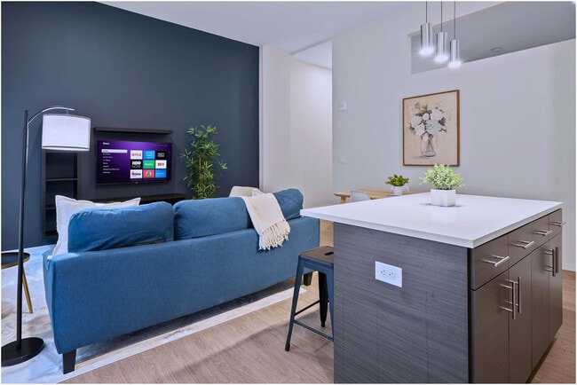 1101 Euclid Ave in Cleveland, OH - Foto de edificio - Building Photo