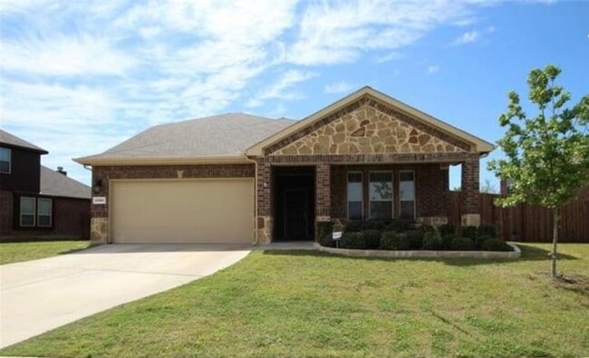 1300 Cheyenne Dr in Aubrey, TX - Building Photo - Building Photo
