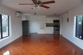 1106 NW 11th Ct in Fort Lauderdale, FL - Building Photo - Building Photo