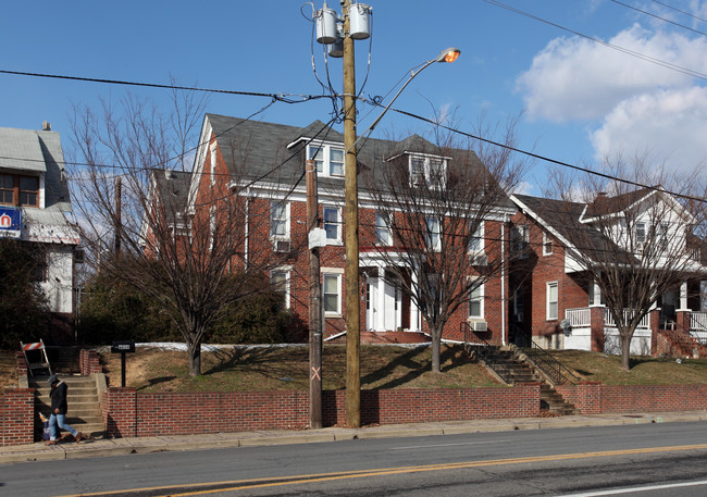 3712 Bladensburg Rd in Brentwood, MD - Building Photo - Building Photo