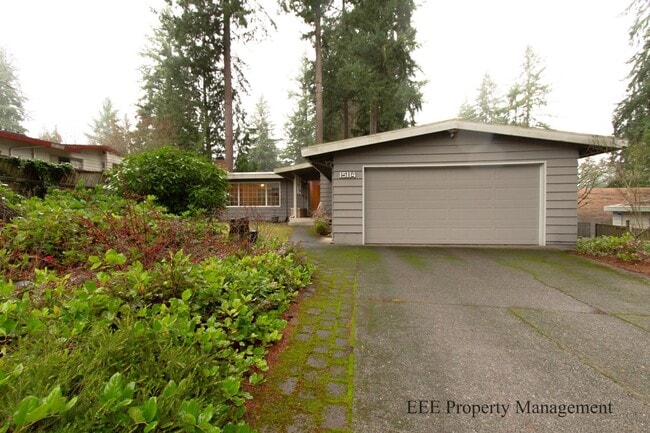 15114 SE 18th St in Bellevue, WA - Foto de edificio - Building Photo