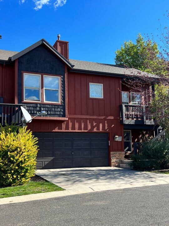 359 Keetley Station Cir in Kamas, UT - Building Photo