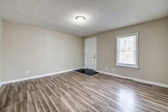 9523 Theodosia Ave in Overland, MO - Building Photo - Building Photo