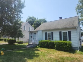 43 McKenzie St in Middletown, CT - Building Photo