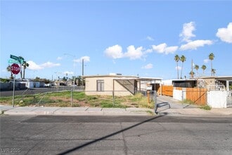 1604 Ardmore St in Las Vegas, NV - Building Photo - Building Photo