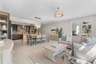 315 Bay Colony Dr N in Juno Beach, FL - Building Photo - Building Photo