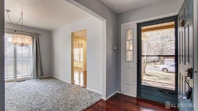 32 Canterbury Dr in Monroe Township, NJ - Building Photo - Building Photo