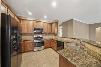 2010 Preston Park in Rosenberg, TX - Foto de edificio - Building Photo