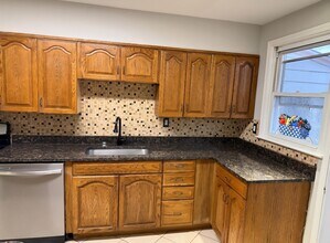 1897 August Ave in Dundalk, MD - Foto de edificio - Building Photo