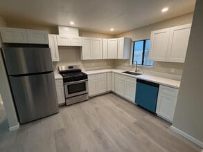 1238 Jennings Ave in Santa Rosa, CA - Building Photo - Building Photo