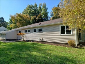 31 Bastian Rd in Rochester, NY - Building Photo - Building Photo