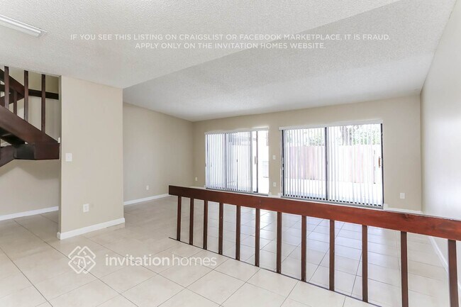 6419 NW 192nd Terrace in Hialeah, FL - Building Photo - Building Photo