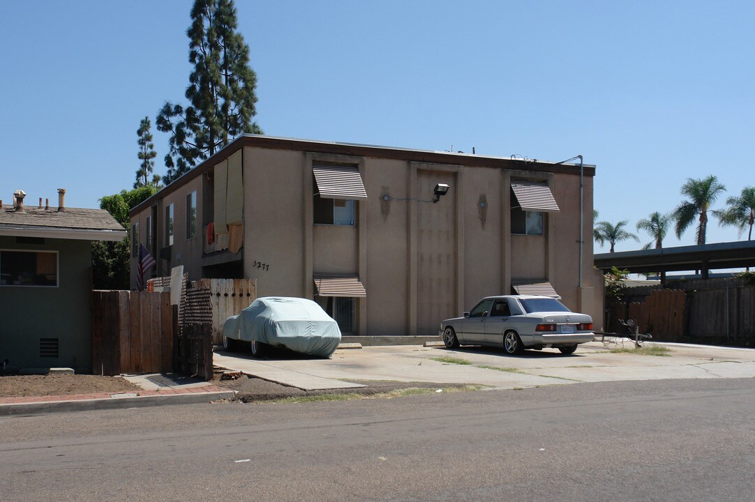 3277 Olive St in Lemon Grove, CA - Foto de edificio