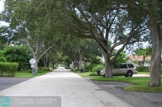 1911 NE 27th Ct in Lighthouse Point, FL - Foto de edificio - Building Photo