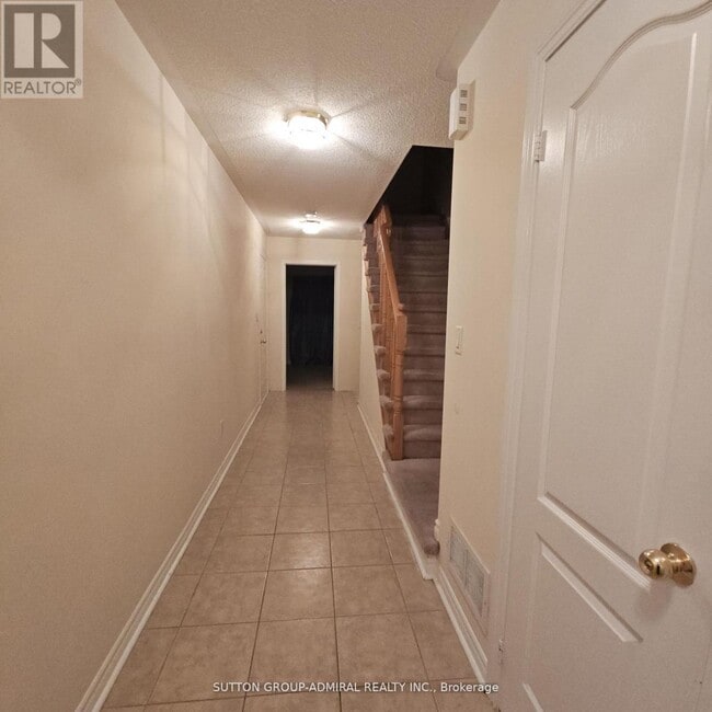 27 Frost King Ln in Toronto, ON - Building Photo - Building Photo