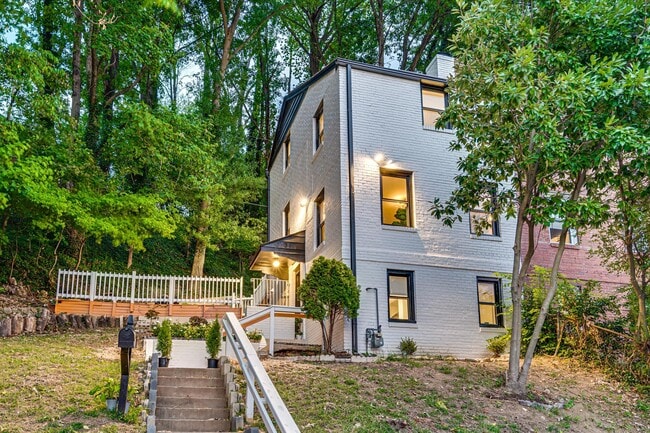 3731 S Kemper Rd in Arlington, VA - Building Photo - Building Photo