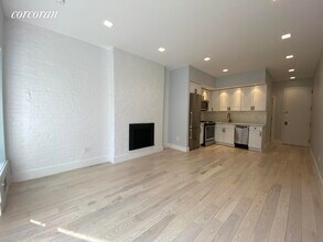 410 E 92nd St in New York, NY - Building Photo - Building Photo
