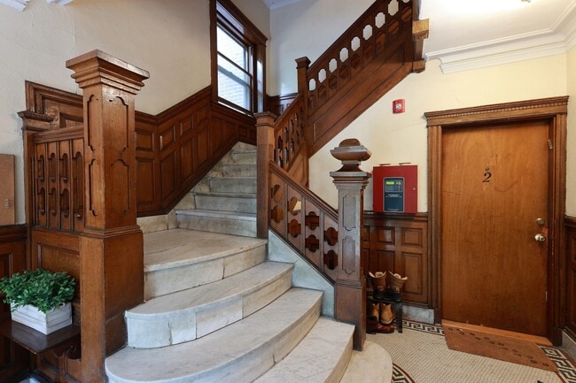 35 Westbourne Ter, Unit 2 in Brookline, MA - Building Photo - Building Photo