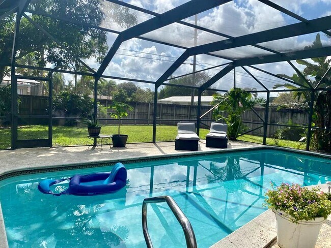 4116 Taft St in Hollywood, FL - Building Photo - Building Photo