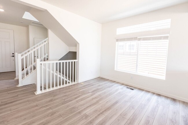 1047 Highlands Dr in Erie, CO - Building Photo - Building Photo