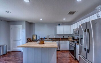 1098 W Vuelta Las Verdolagas in Sahuarita, AZ - Building Photo - Building Photo