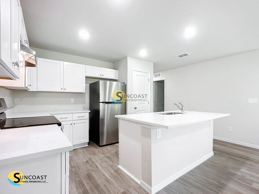 19 Wood Amber Ln in Palm Coast, FL - Building Photo