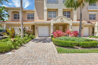 4703 Artesa Wy E in Palm Beach Gardens, FL - Foto de edificio - Building Photo