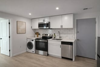 3504 13th St NW, Unit 5 in Washington, DC - Foto de edificio - Building Photo