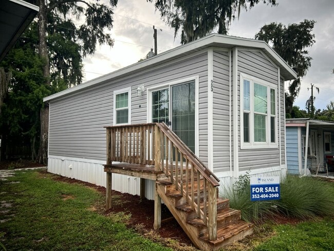 property at 7915 Elliott Rd