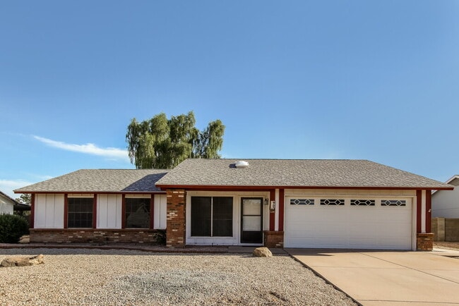 property at 907 E Hackamore St