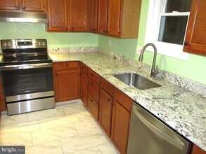 227 E Green Valley Cir in Newark, DE - Building Photo - Building Photo