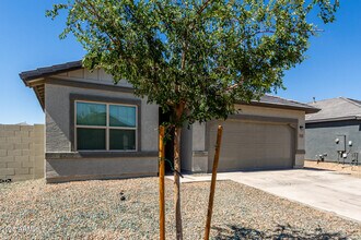 5722 W Coplen Farms Rd in Phoenix, AZ - Building Photo - Building Photo