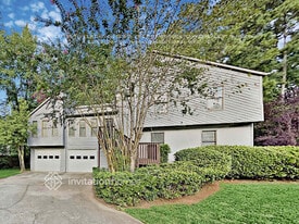 2086 Arrowhead Trail in Marietta, GA - Building Photo