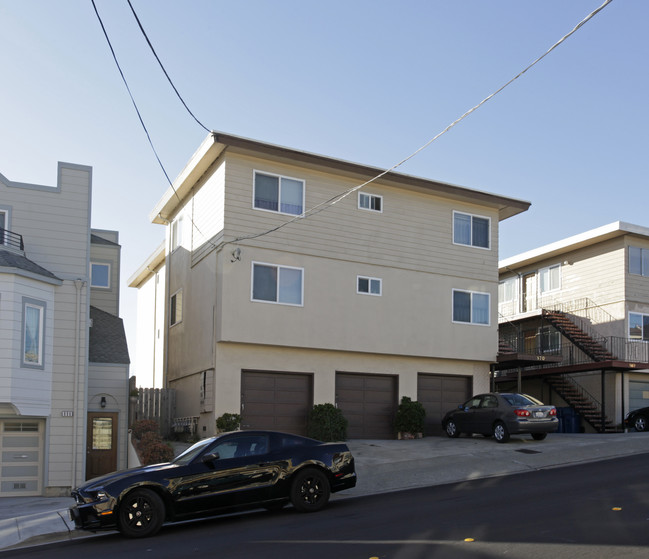 870 Hillside Blvd in Daly City, CA - Building Photo - Building Photo