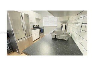 843-845 NW 3rd St in Miami, FL - Building Photo - Building Photo