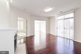 1860 Stratford Park Pl in Reston, VA - Building Photo - Building Photo