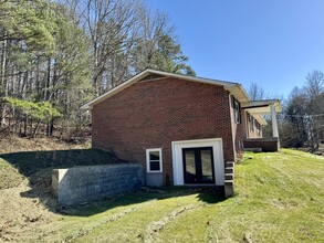 195 Ritchey Rd in Loudon, TN - Building Photo - Building Photo