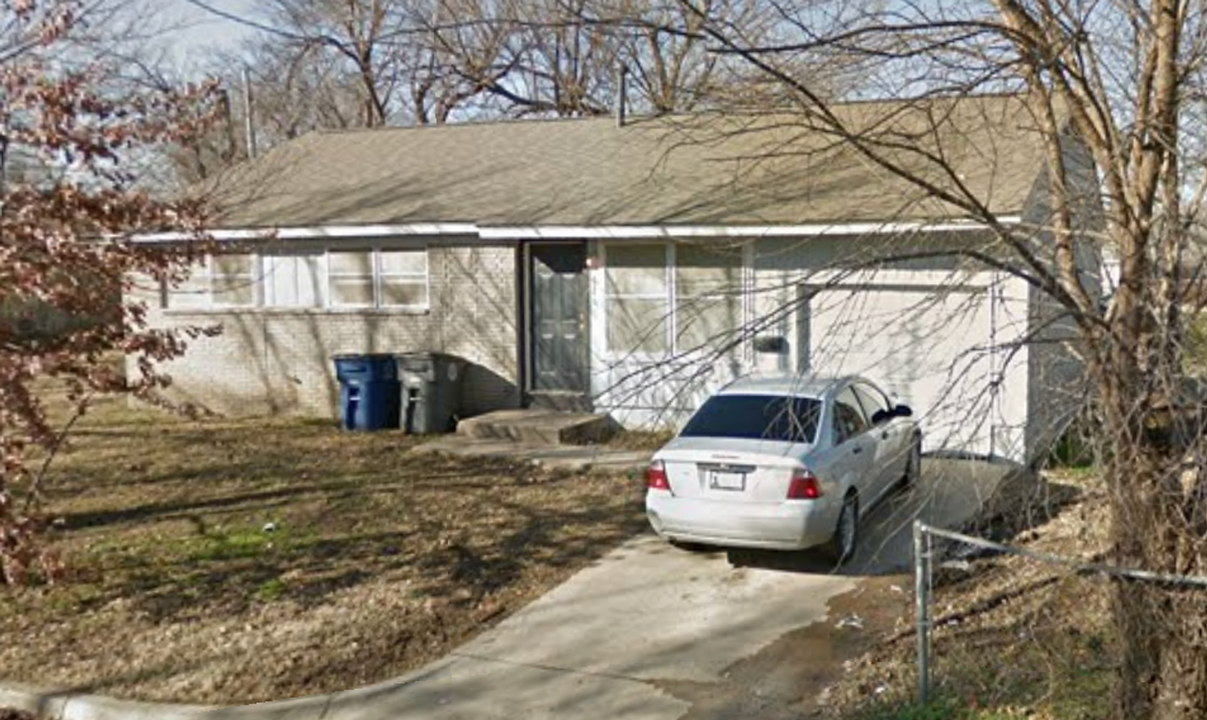 5440 N Iroquois Ave in Tulsa, OK - Building Photo