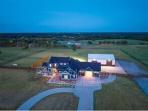 115 Weaver Rd in Noble, OK - Building Photo - Building Photo