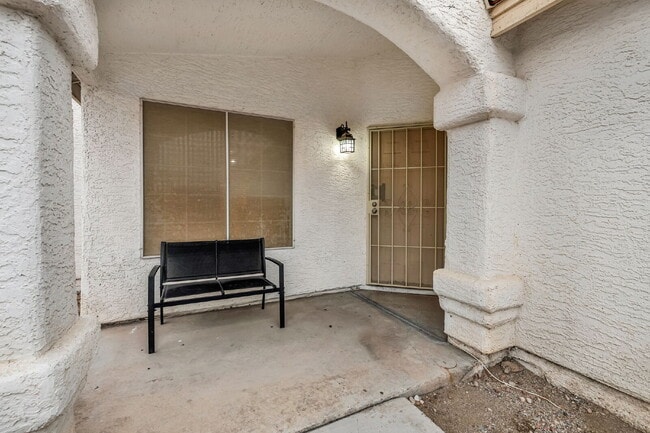 8352 Pendragon Cir in Las Vegas, NV - Building Photo - Building Photo