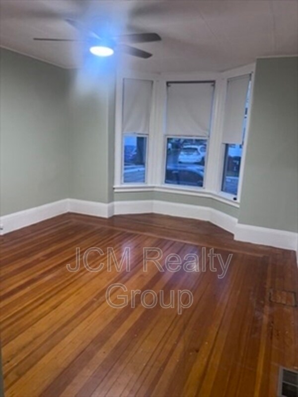 144 Bloomingdale St in Chelsea, MA - Building Photo - Building Photo