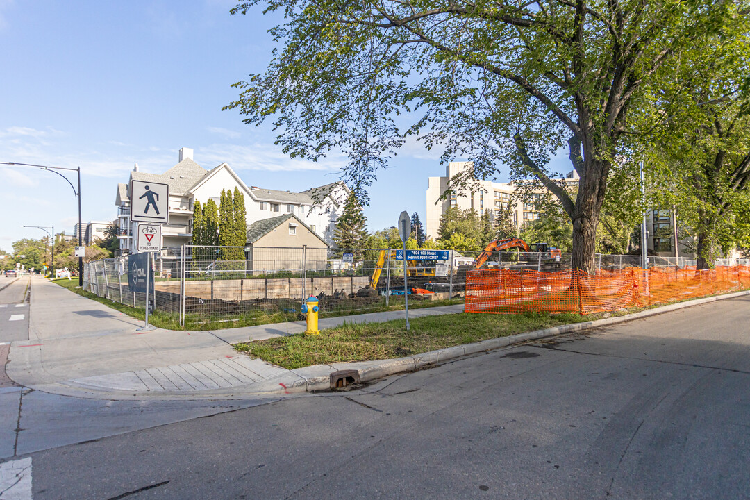 Alto in Edmonton, AB - Building Photo