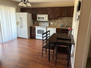 21013 Highland Lake Dr in Lago Vista, TX - Building Photo - Building Photo